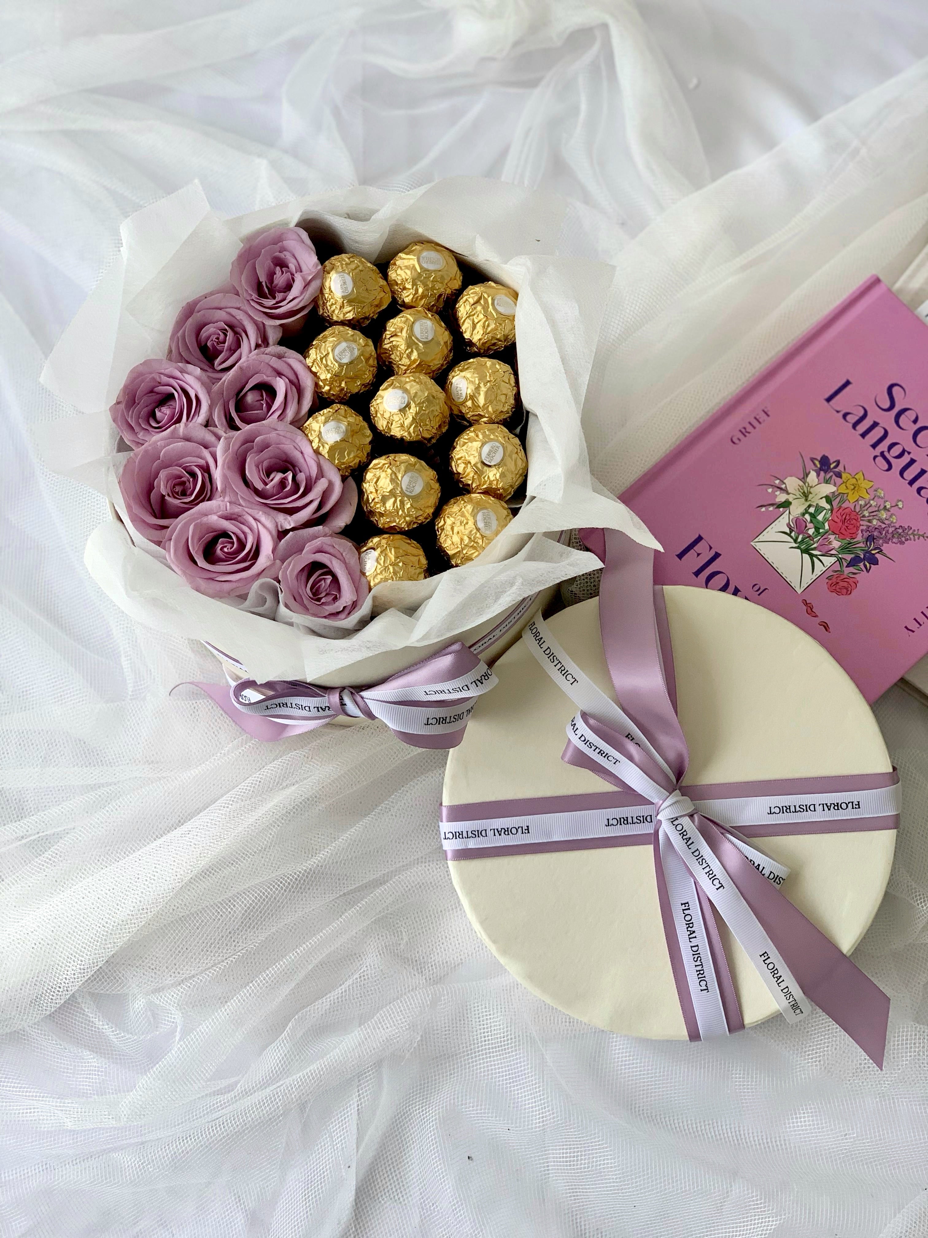 Scarlet Love Treat Bloombox