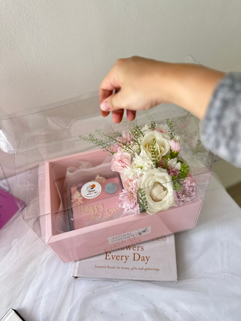 Flower & Sweet Bites – Ready Option