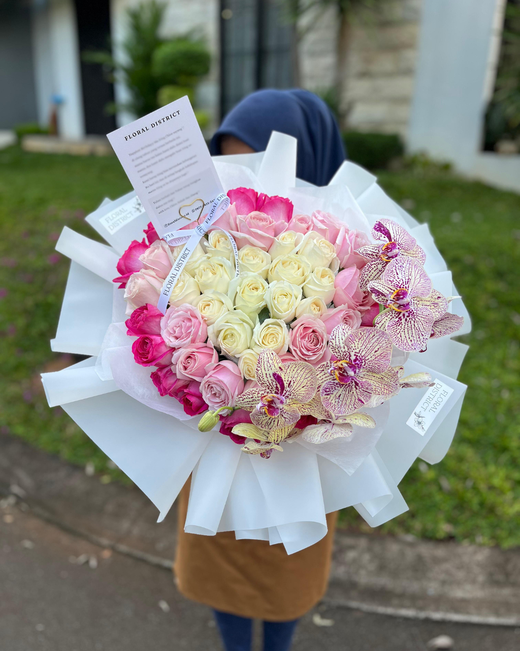 La Vie En Rose Bouquet